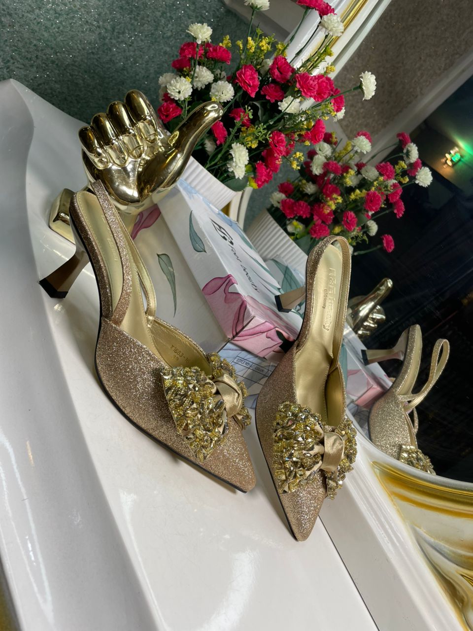 Feet Beauty Gold