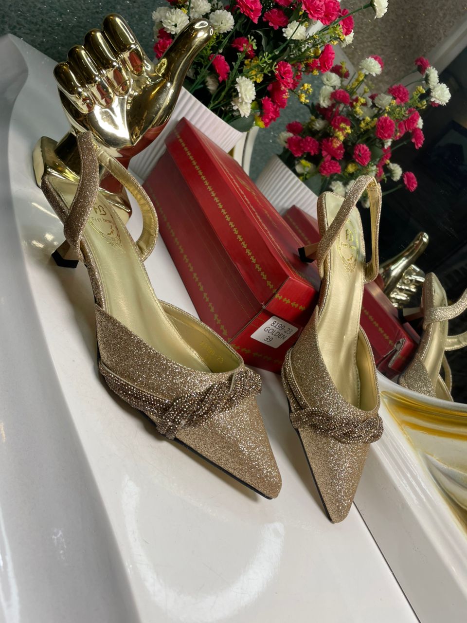 Feet Beauty Gold
