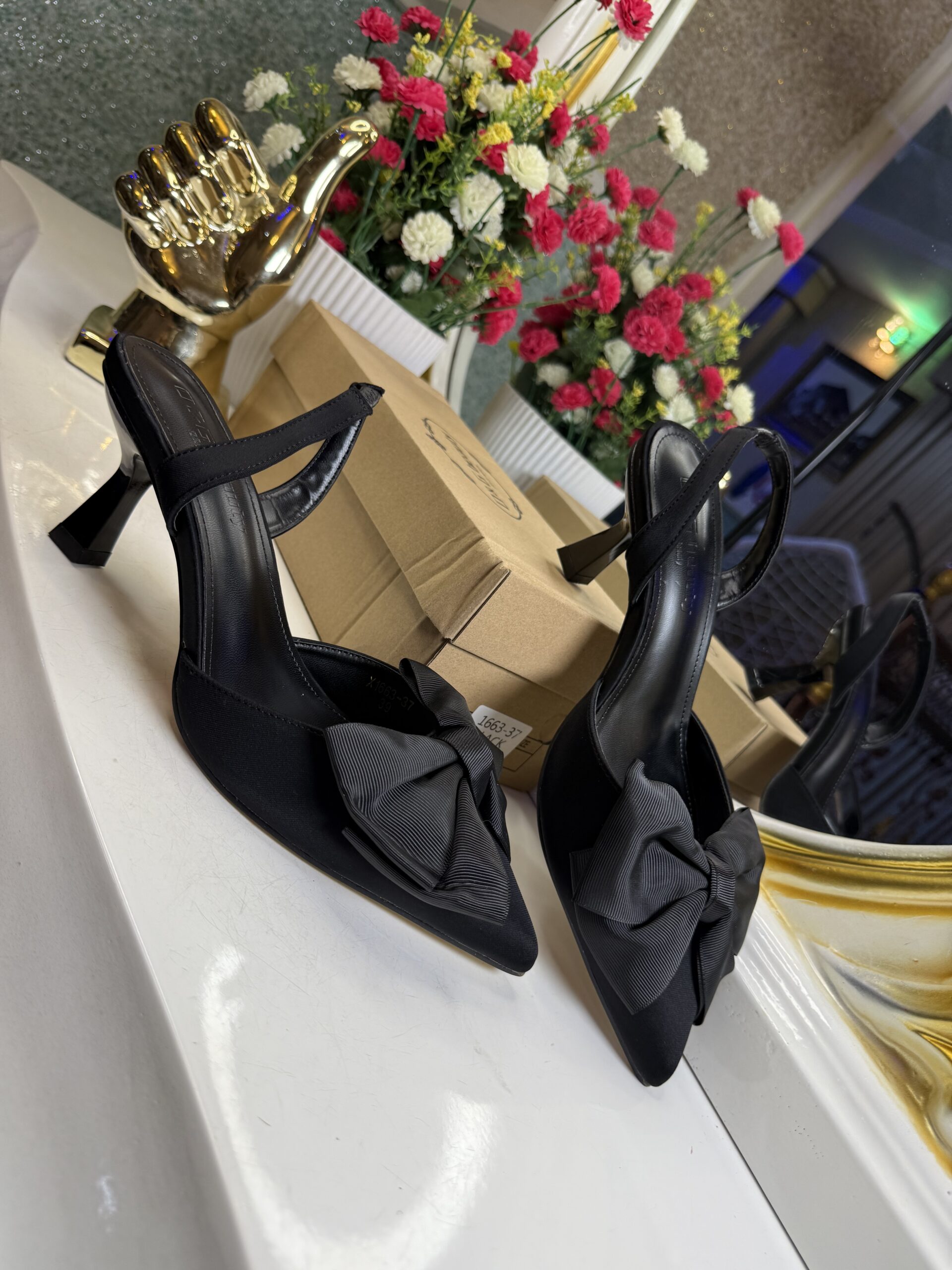 2 inches heel