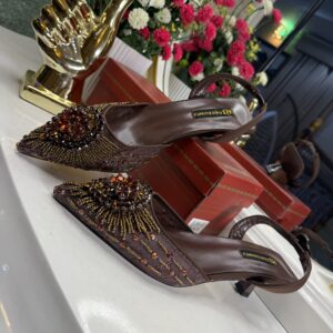 feet beauty brown